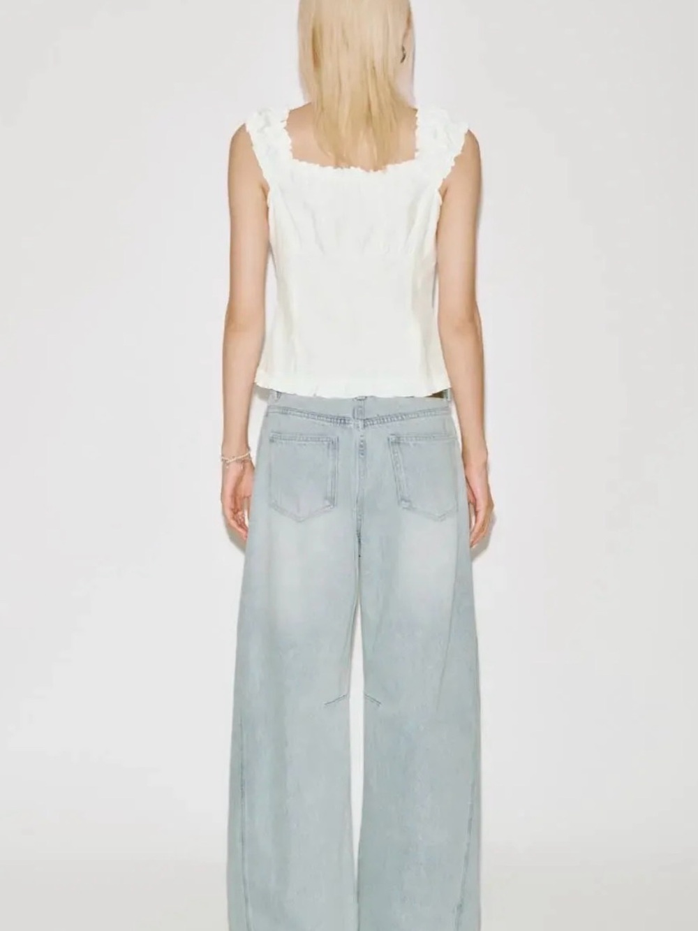 Embroidered Light Wash Wide-Leg Jeans - Women - Picture 3 of 6